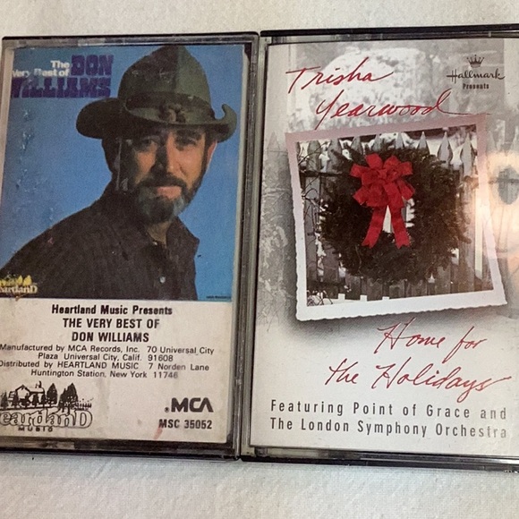 FINAL SALE PRICE 12 Pc Country & Christmas Cassette Tape Lot - Picture 4 of 6